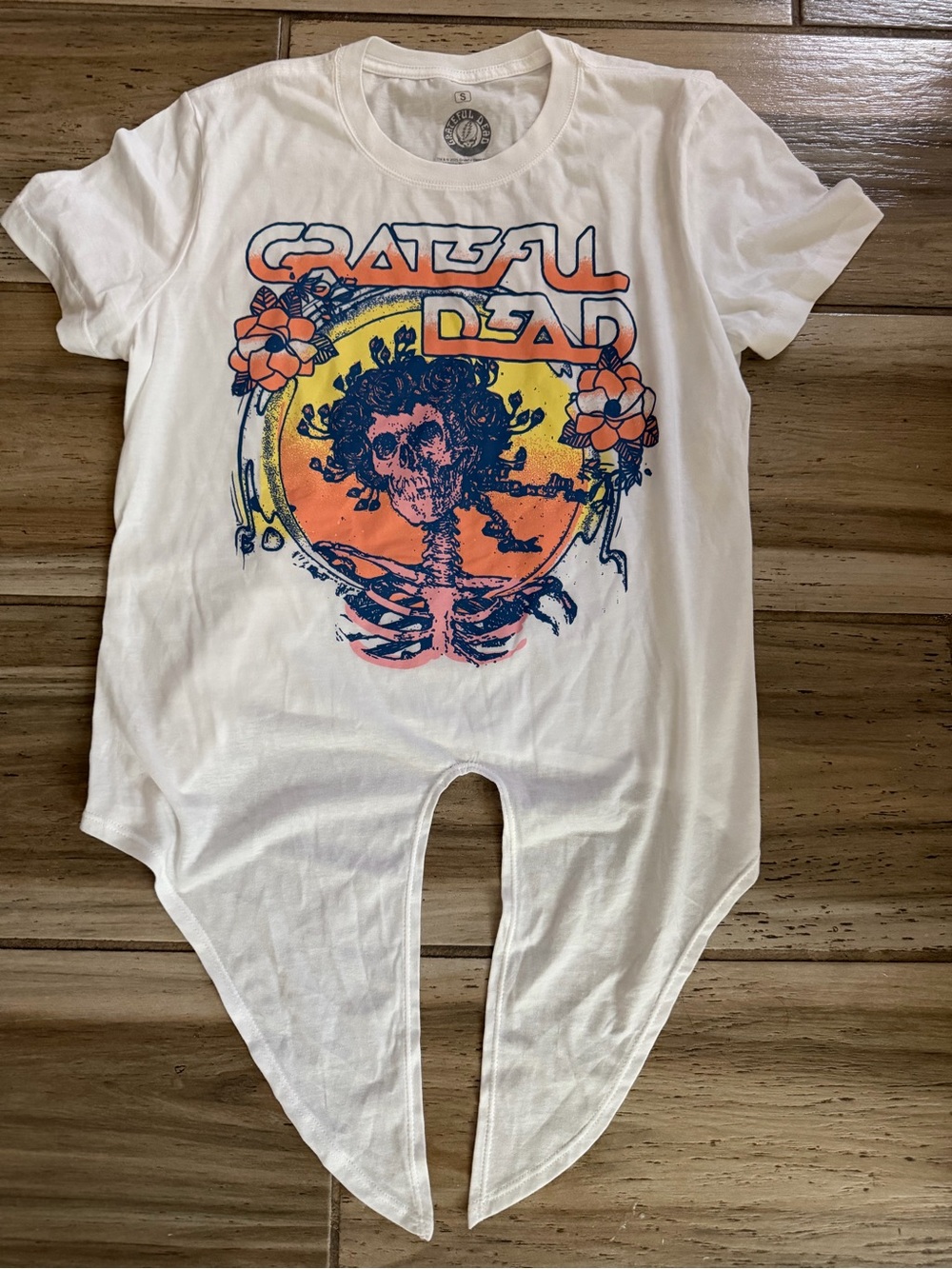 Grateful Dead White Graphic Tee with Sunset Skull